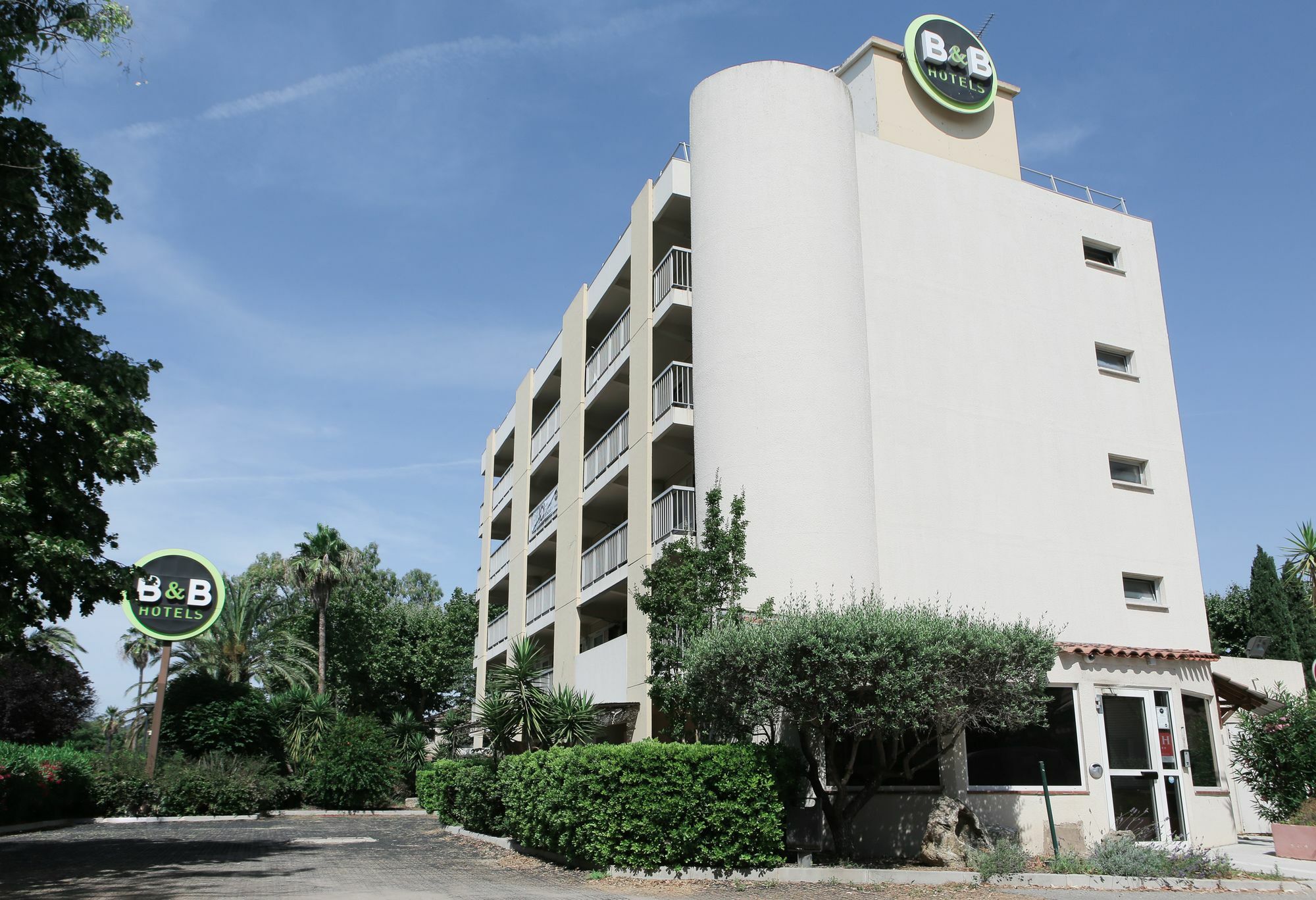 B&B Hôtel Hyeres Hotel 2*